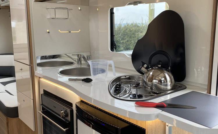 Discovery  – Discovery - 5 berth motorhome