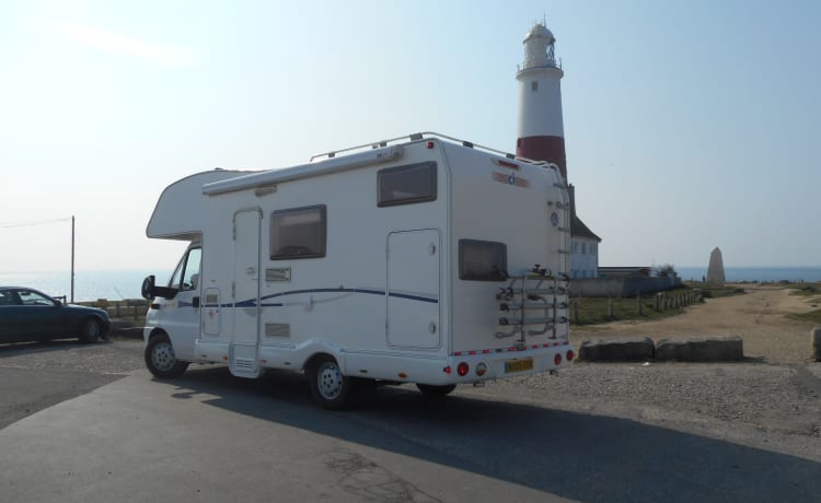 EASY 5 MOTORHOME HIRE JUST TURN UP AND GO