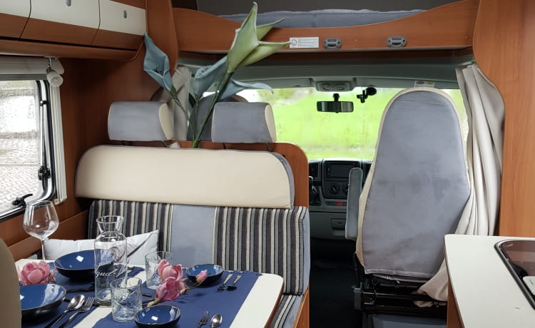 Camping-car de luxe 6 personnes à louer { OFFRE }