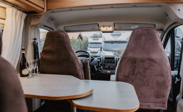 Roadcruiser – Luxury bus camper Pössl Roadcruiser (camper 20)