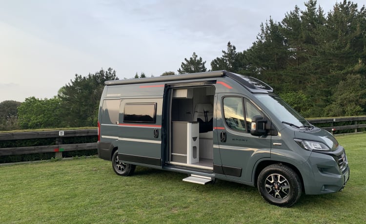 Livingstone 5 – Luxuriöser CamperVan für 4 Personen (2022) in Madrid