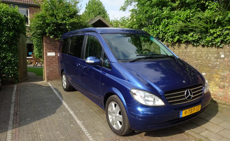 Brulaap – Ontdek de Luxe en Avontuur met onze goed uitgeruste Mercedes Camperbus!