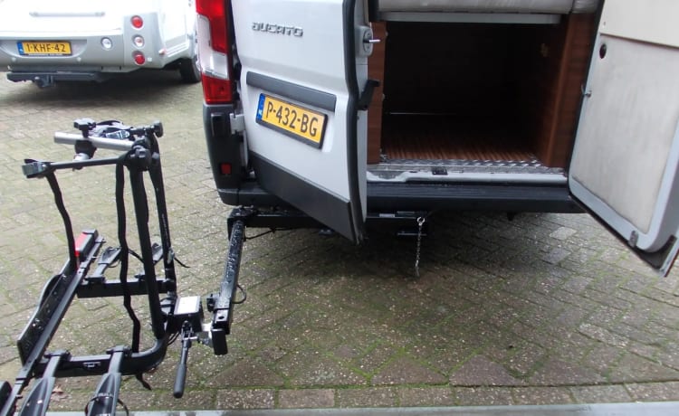 2p Adria twin 540 SPT e bike carrier