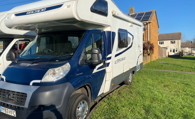 Swift  – 5 berth Swift bus from 2014,insurance,included