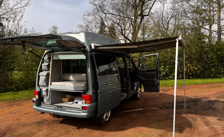 2p Westfalia campervan uit 2001