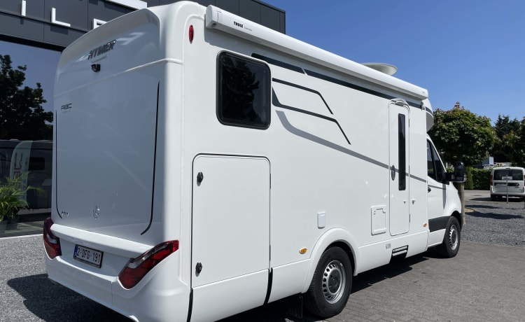 p Hymer semi-integrated from 2024