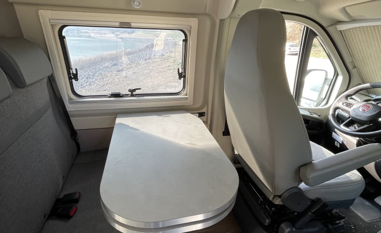 Nestor  – Converted van 4 people