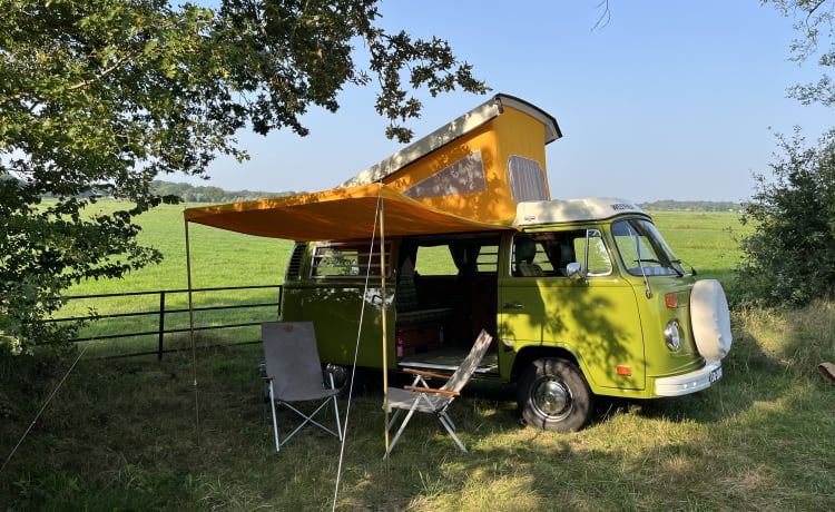 Joyo – Direct het gevoel van vrijheid en vakantie! 4p Volkswagen T2 uit 1976 