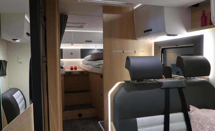 Billy – Hymer Carado with length beds, very suitable for tall people