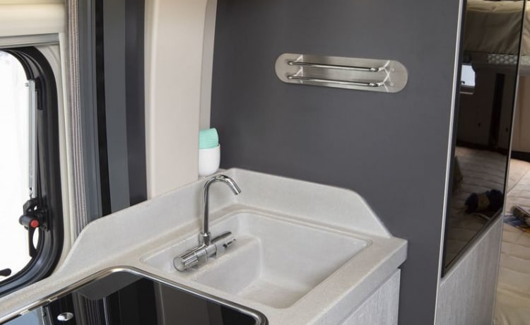 Camperbus Roller Team 4P, nice and compact yet luxurious, shower and toilet