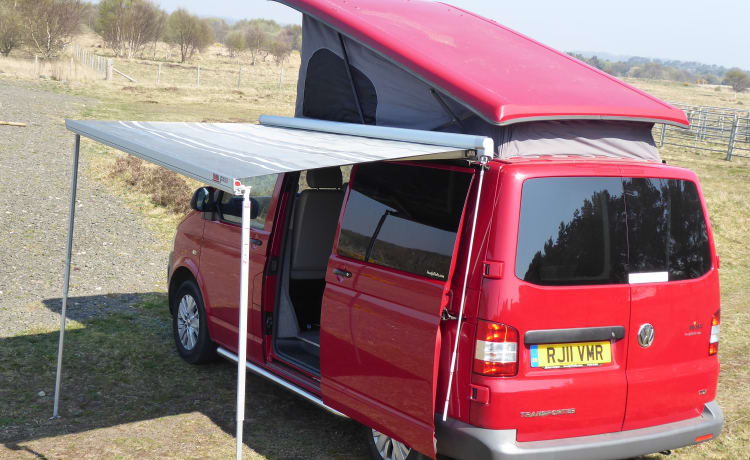 Ruby – Luxury modern Volkswagen Automatic 4 Berth Campervan fully equipped 