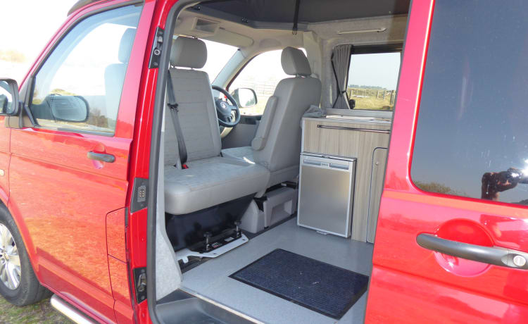Ruby – Luxury modern Volkswagen Automatic 4 Berth Campervan fully equipped 