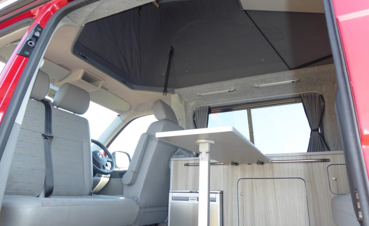 Ruby – Luxury modern Volkswagen Automatic 4 Berth Campervan fully equipped 