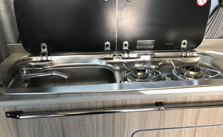 Ruby – Luxury modern Volkswagen Automatic 4 Berth Campervan fully equipped 