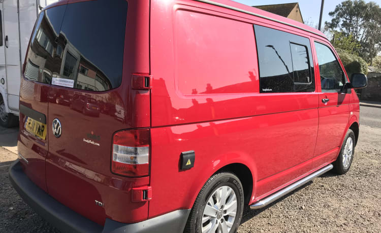 Ruby – Luxury modern Volkswagen Automatic 4 Berth Campervan fully equipped 