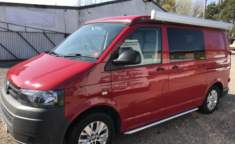 Ruby – Luxury modern Volkswagen Automatic 4 Berth Campervan fully equipped 