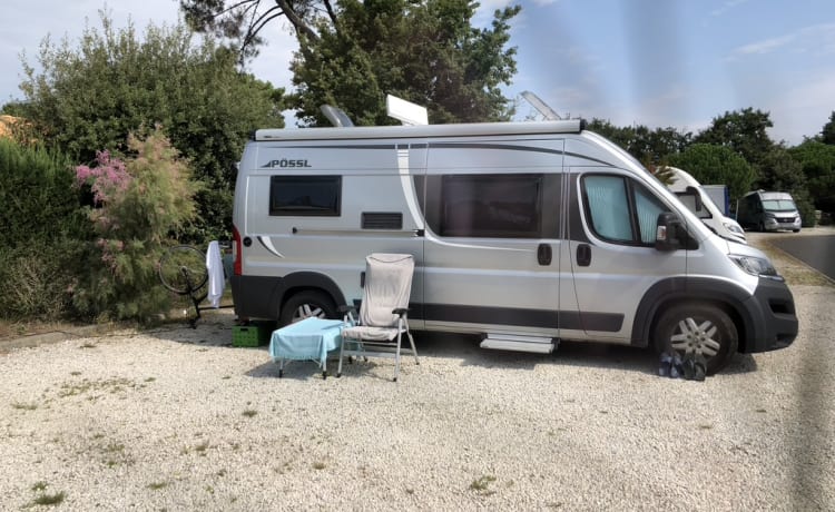 For rent Luxury bus camper with many accessories