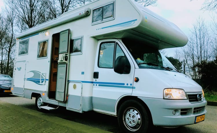 Bob – Camping-car spacieux et confortable avec climatisation + navigation pour famille