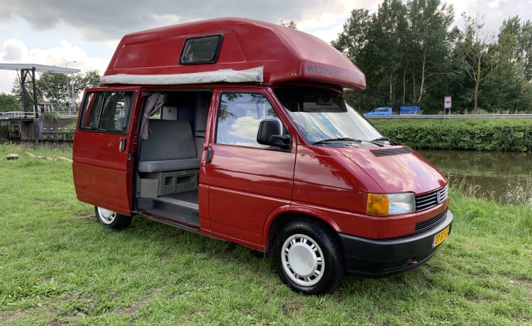 Barry – Pack up and get out with Barry! Fully equipped adventure camper!