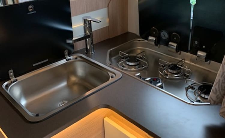 Jumbo – Family Luxury - Glamping su ruote 2020 6 Camper Classe A Nascita