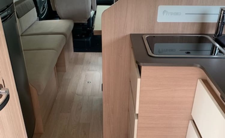 Jumbo – Family Luxury - Glamping su ruote 2020 6 Camper Classe A Nascita