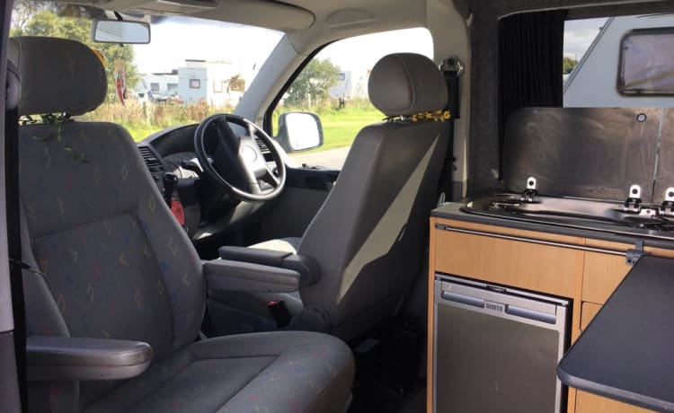 Ginny  – VW T5 2.5 Transporter Campervan Pop Top 