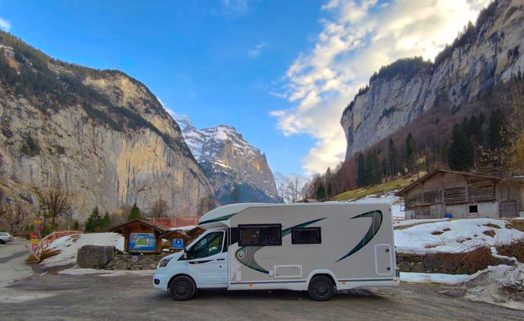 Camper4Fun – *** Un tuttofare semi-integrato con tutti i comfort ***