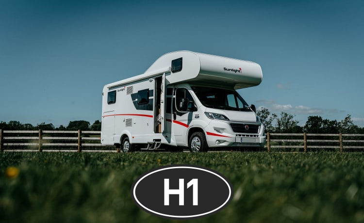 H1 – FIAT SUNLIGHT A70 -  Sleeps 6, Perfect for the whole family
