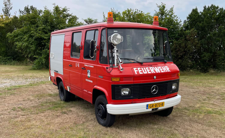 Peer – Bus de pompiers Mercedes-Benz 508D