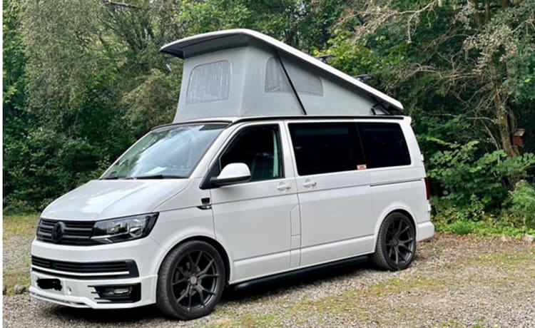 Aurora – Ti presentiamo Aurora: bellissimo camper Volkswagen a 4 posti letto del 2017