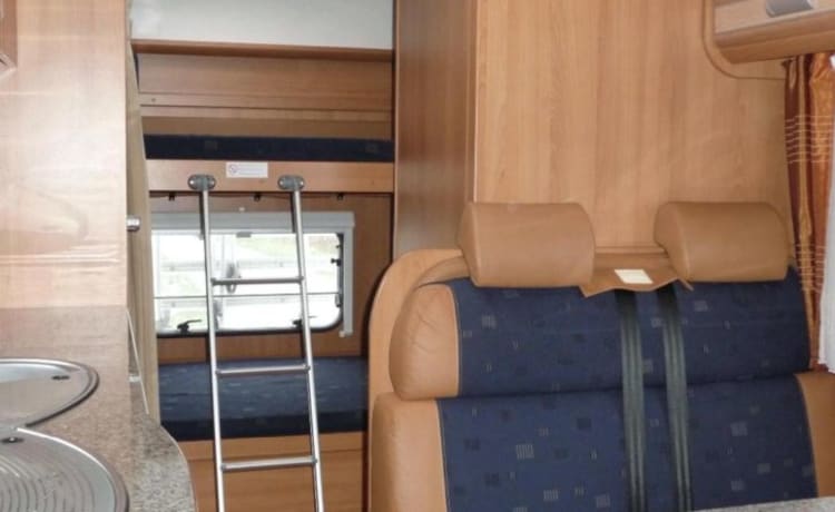 Dethleffs A5881 – Luxury 6-person Dethleffs camper 2x Airco, Navi, bunk bed