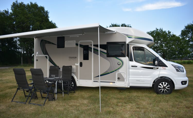 New 4-person mobile home Chausson