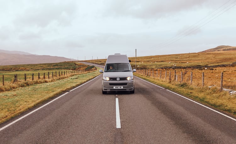 Grey – 4 berth Volkswagen camper Brand new conversion  