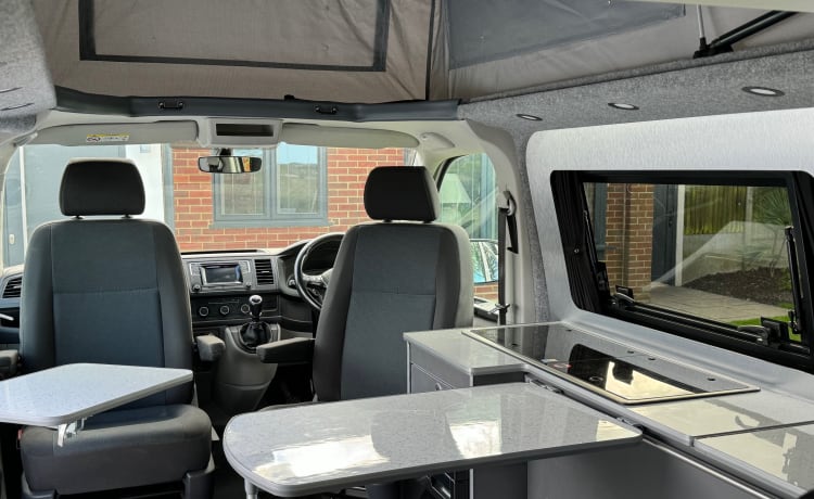 Colin – 4 berth Volkswagen campervan from 2017