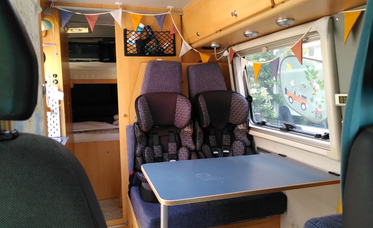 Bassie – Compact & charming 4 berth motorhome for family adventures