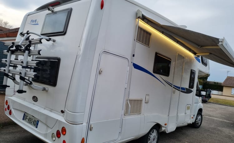 Rental for a special moment - 6-seater motorhome