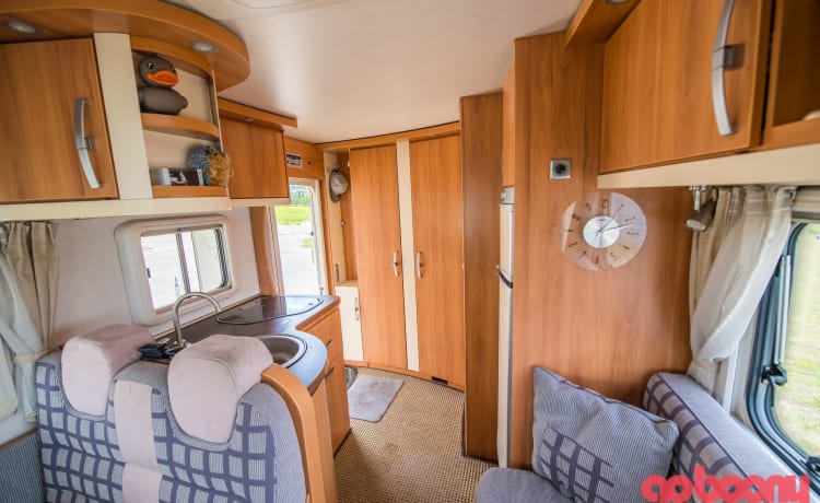 Hymer B 508 CL – Intérieur compact et très spacieux