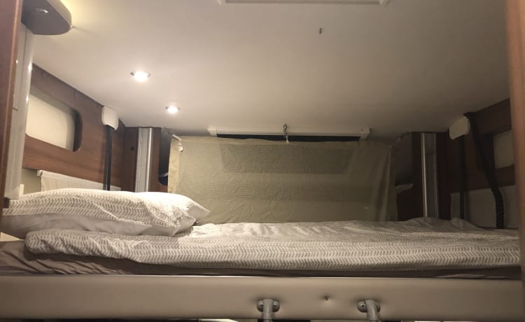 MCLouis2015 – Luxury family camper fully furnished with spacious seating area