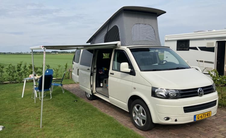 Volkswagen T5 California camper bus voor 4 pers.