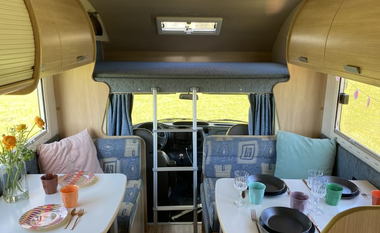 Camper per famiglie Rimor Superbriga per 6 persone