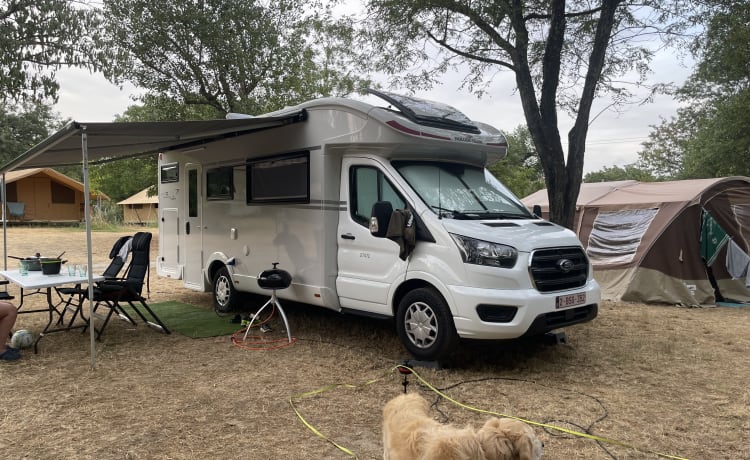 Find and Ride your own way ! – Zeer ruime 6 persoons Familie camper (Kronos 274TL)