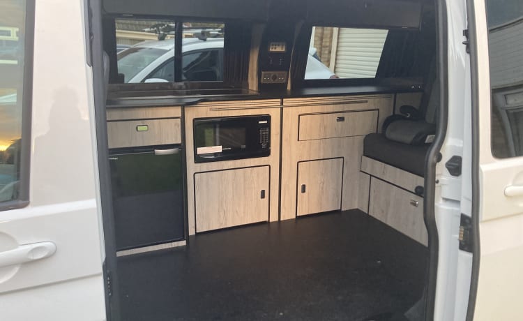 Paddy – 4 berth Volkswagen campervan from 2021