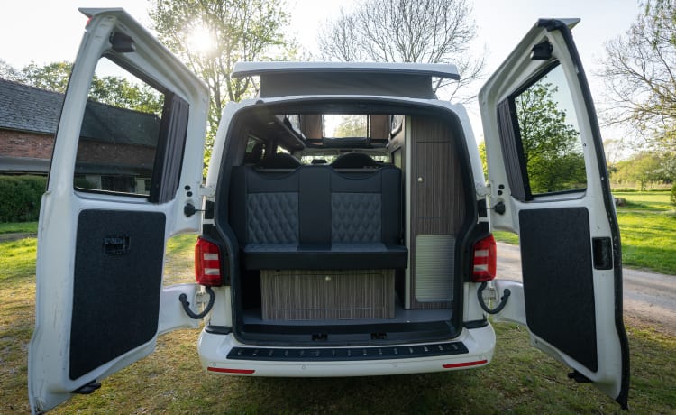 Eleanor  – Volkswagen T6 Highline LWB Wohnmobil