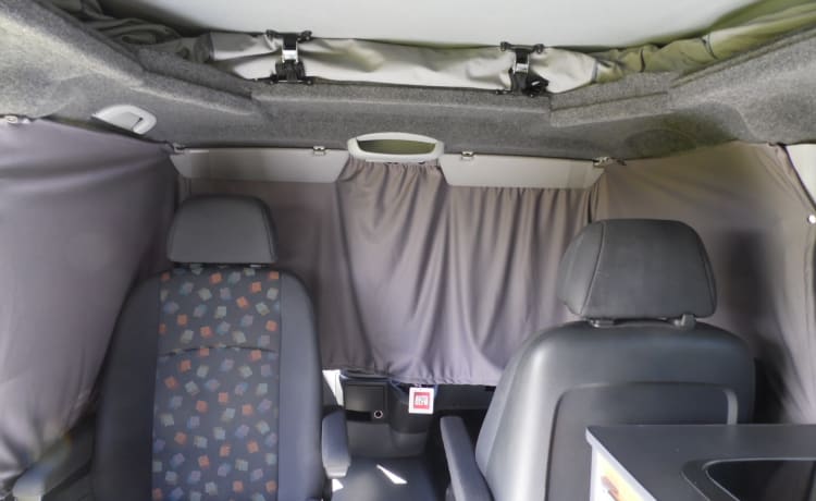 Dougal – Camper Mercedes-Benz a 4 posti letto del 2010