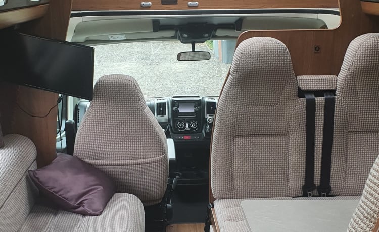 Audrey – 6 persoons Auto-Trail Frontier Comanche vanaf 2016