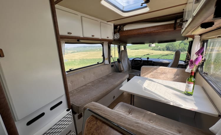 Lucky 88 – Panaromic view, spatious Hymer fully equiped