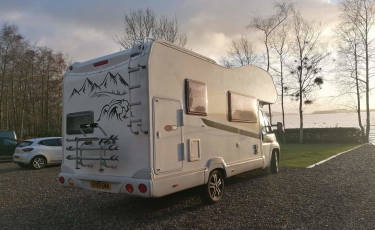 Hamish – Assicurazione camper 6 posti tutto inclusa!