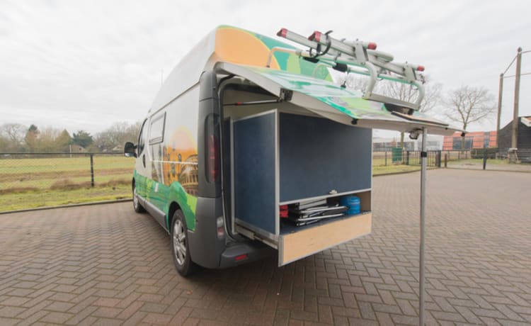 Type 4 – Compact bus camper with a large bed