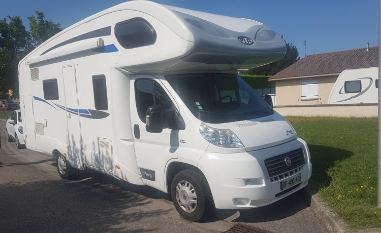 Rental for a special moment - 6-seater motorhome