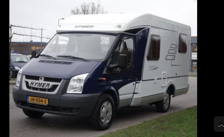 Compacte en compleet ingerichte Ford Hymer 522 Campervan